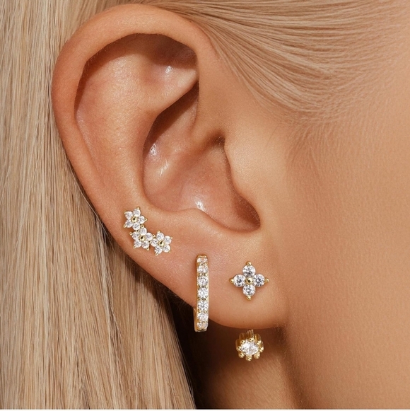None Jewelry - Elegant Gold and Silver Floral Earrings